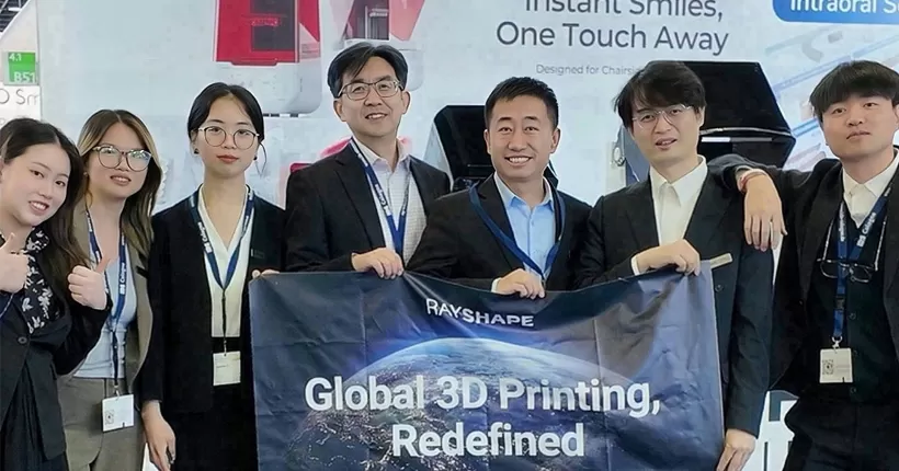 Der 3D-Drucker mit Edge-Mini-Stuhl feiert sein Debüt in Übersee und sorgt auf der IDS Dental Exhibition in Köln für Aufsehen!