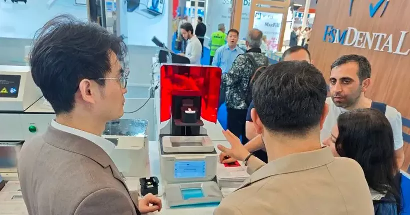 Prothesen in 20 Minuten drucken und reparieren! Edge mini löst bei Idex in Trkiye einen Sturm der Made-in-China Digital Dentistry aus